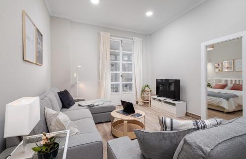 La Merced Apartment | Discover El Balcón de Alamos: Family-Friendly Retreat