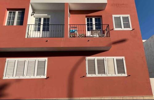 Playa de Arinaga Apartment | Stunning El Balcón De Arinaga with Oceanfront Views