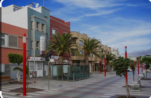 Playa de Arinaga Apartment | Stunning El Balcón De Arinaga with Oceanfront Views