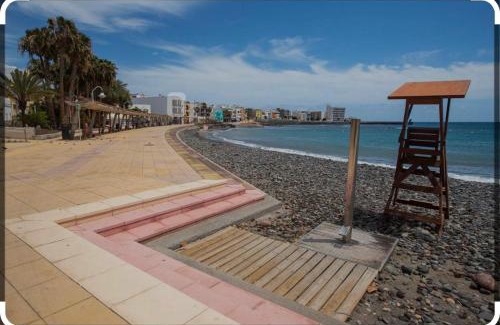 Playa de Arinaga Apartment | Stunning El Balcón De Arinaga with Oceanfront Views