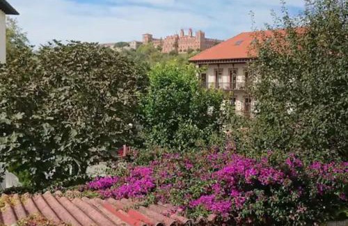 Comillas City Center Apartment | Family-Friendly El Balcón de Bolingas with Breakfast Included