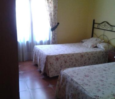 Tembleque House | Cozy El Balcón de la Mancha: Pet and Child Friendly Stay