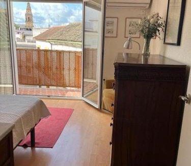 La Trinidad-San Juan y Todos los Santos Apartment | Discover El Balcón de la Torre: Family-Friendly Retreat
