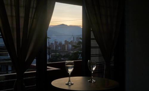 Villa Hermosa Apartment | Charming El Balcón de Mi Medallo: Family-Friendly Retreat