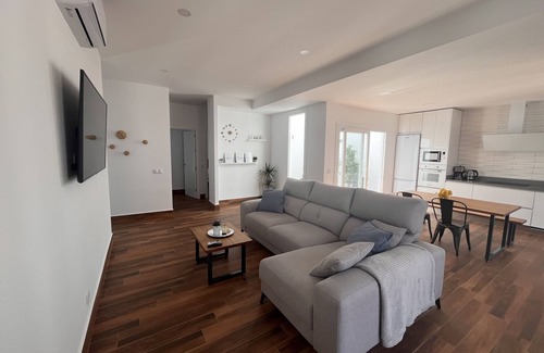 Algodonales Apartment | El Balcón: Family-Friendly Retreat with Spa & Breakfast