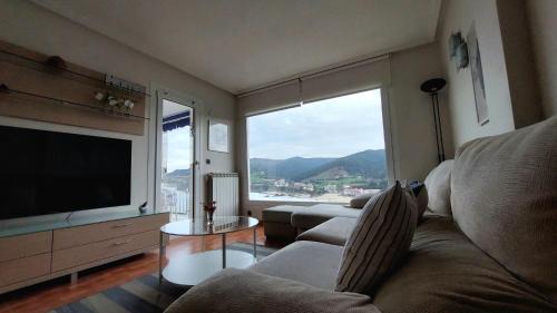 Bakio Apartment | Oceanfront El BALCON DE BAKIO – Guest Rated 9.8/10