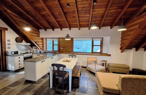 Villa La Angostura Hotel | Exceptional Hosteria Amigos del Bosque: Pool, Spa & Breakfast