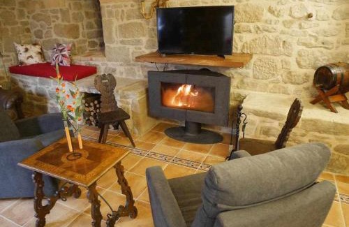 Freixenet House | Historical El Bressol de Cal Feixas with Family-Friendly Amenities