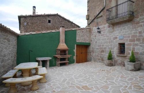 Freixenet House | Historical El Bressol de Cal Feixas with Family-Friendly Amenities
