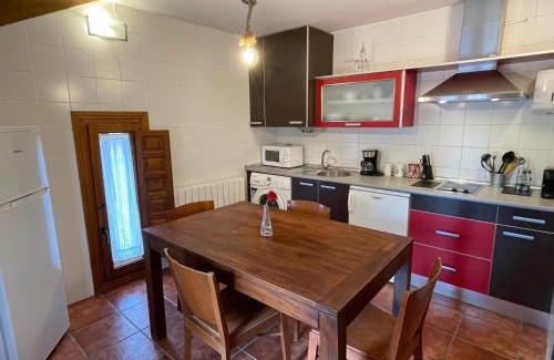 Madarcos House | Pet-Friendly Getaway at El Bulín de Madarcos