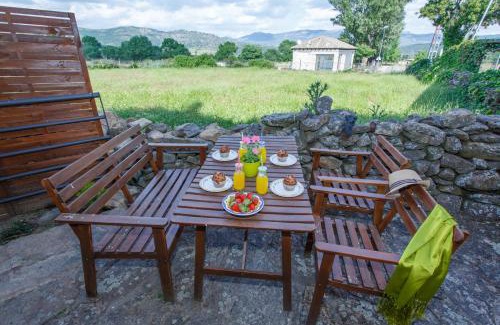 Pinuecar House | Pet-Friendly El Bulín de Piñuecar with Oceanfront Views