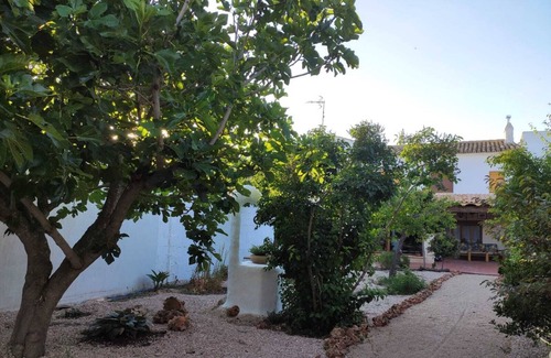 Santa Maria del Campo Rus House | Discover El Chaskarrillo Rural House: Pet Friendly Escape
