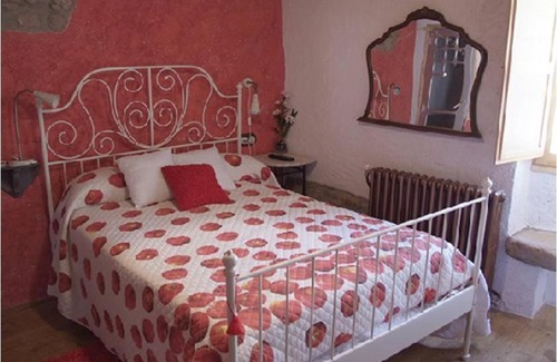 Loarre House | Discover El Callejon De Andrese: Breakfast & 8.7/10 Rated