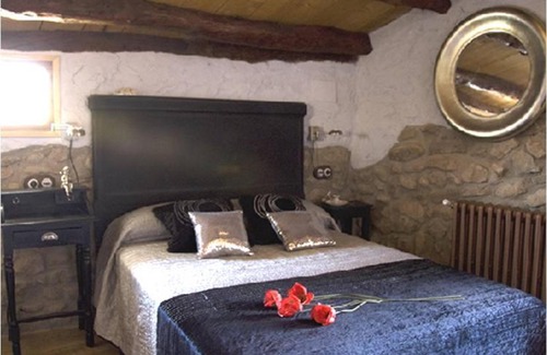 Loarre House | Discover El Callejon De Andrese: Breakfast & 8.7/10 Rated
