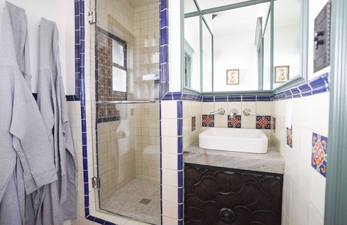 Capistrano Beach Hotel | Relax at El Caminante Bar & Bungalows with Ocean View Pool