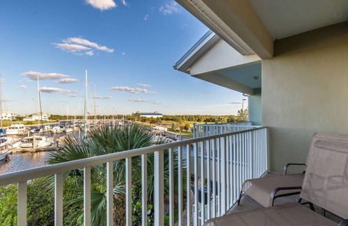 Ruskin Condo | Beachfront Bliss! 2-Bedroom Resort with Ocean Views