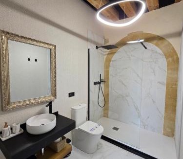 Centro Apartment | Discover El Capricho: Family-Friendly by Plaza Mayor