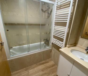 Pola de Siero House | Discover El Capricho: Family-Friendly with 9.2/10 Rating