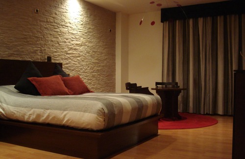 Ponferrada Hotel | Experience El Castillo: Family-Friendly with Spa & Dining