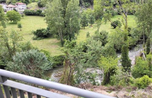 Cillorigo de Liebana House | El Chalet de la Poza: Oceanfront Views & Pet-Friendly Stay