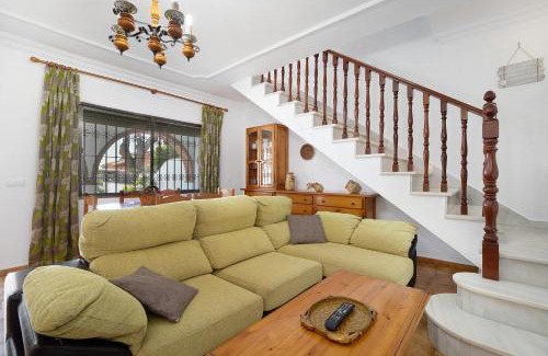 Chiclana de la Frontera Villa | El Chozo: 4-Star Excellence with Pool & Family-Friendly Fun