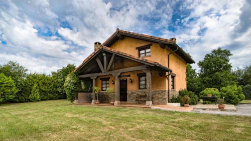Santillana del Mar House | El Cierruco: Guest Rated 9.7, Pet & Child Friendly Haven