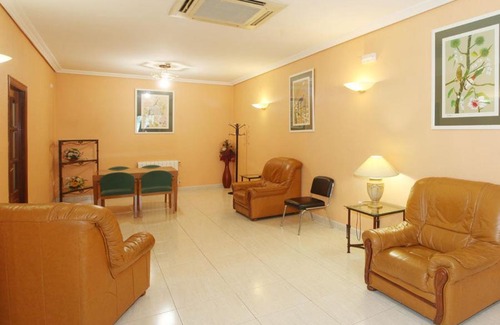 Parque Cruz Conde Hotel | Accessible Family Retreat at El Cisne Verde Hotel