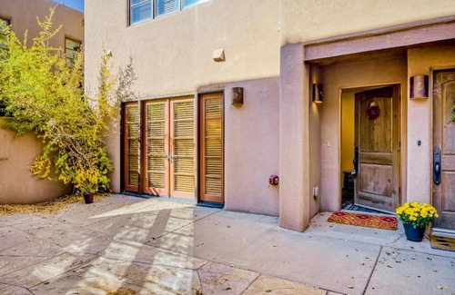 Downtown Santa Fe Apartment | Family-Friendly El Corazon: Steps to the Plaza Awaits You