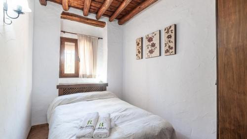 Tozar House | Relaxing Family Retreat at El Cortijuelo de la Media Luna