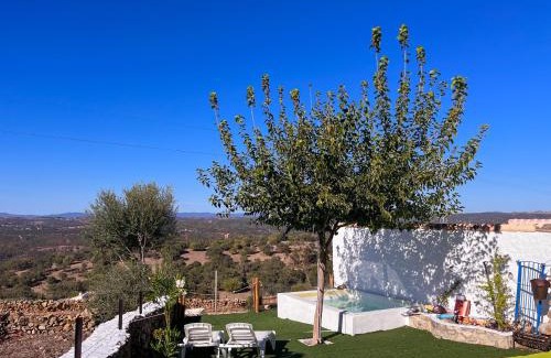 Zalamea la Real House | Discover El Coso Lodge: 4-Star Retreat with Pool Access