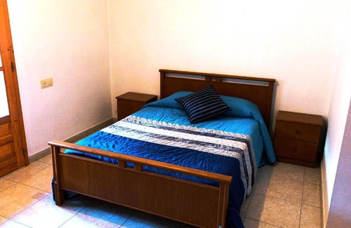 Ribadavia Apartment | Budget-Friendly Retreat at El Cuarto: Your Ideal Getaway