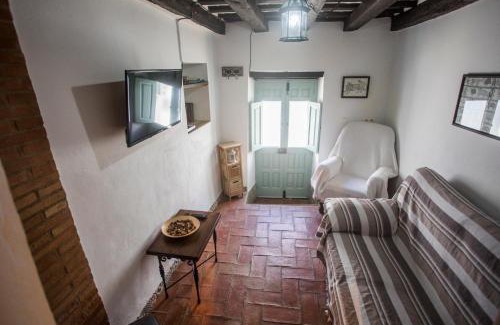 Jimena de la Frontera Apartment | Family-Friendly Retreat at EL CUARTO LA GITANA, Rated 9.3