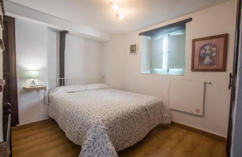 Jimena de la Frontera Apartment | Family-Friendly Retreat at EL CUARTO LA GITANA, Rated 9.3