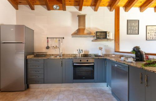 Argomilla Cabin | Discover El Currillo: A Pet-Friendly Rural Retreat