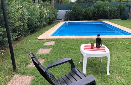 Roldan House | Pet-Friendly Retreat at El Descanso: Rated 10/10 for Families