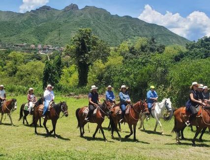 Vilcabamba Hotel | Relax at El Descanso del Toro Hosteria-Spa with Pool & Ocean View