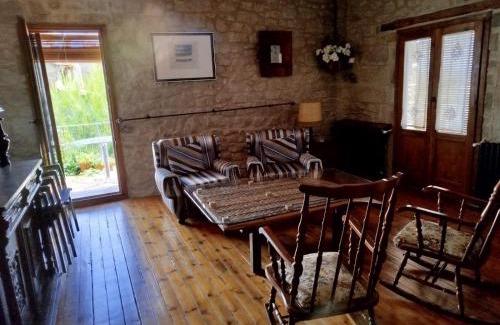 Murillo de Gallego Apartment | Family-Friendly Retreat at El Desván del Campanero