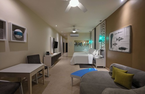 Tankah Resort | Explore El Dorado Seaside Suites: Catamarán & More