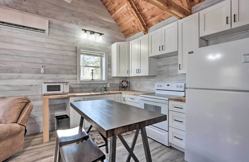 El Dorado Springs Cabin | Experience El Dorado Springs Cabin: Trails, Parks & Spa!