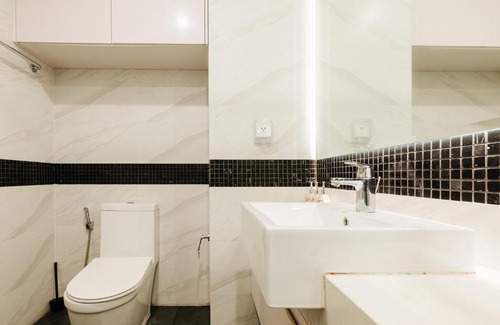 Nhat Tan Apartment | Elegant El' Dorado Tây Hồ Apartment with Hot Tub & Breakfast