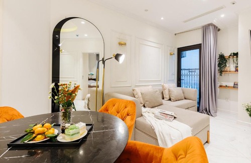 Nhat Tan Apartment | Elegant El' Dorado Tây Hồ Apartment with Hot Tub & Breakfast