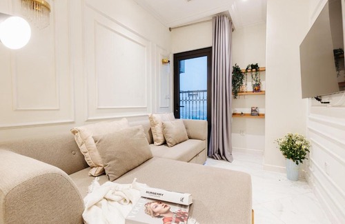 Nhat Tan Apartment | Elegant El' Dorado Tây Hồ Apartment with Hot Tub & Breakfast