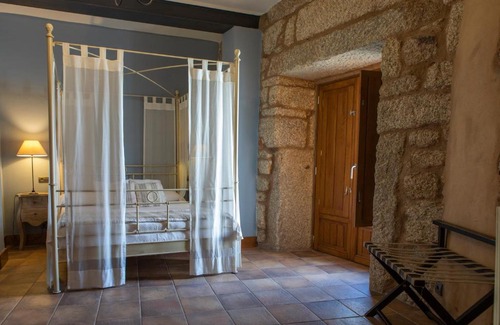 San Martin de Trevejo House | Relax at El Duende Del Chafaril: Rated 9/10 with Pool Access