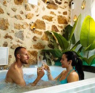 Montanchez Villa | Relaxing El Edén Casas Rurales: Pool, Jacuzzi & Ocean Views