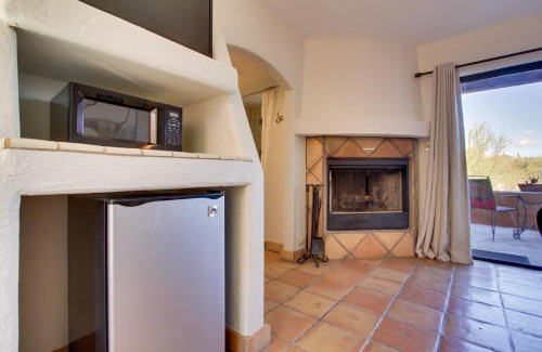 Cave Creek Apartment | Family-Friendly El Encanto at Full Circle Ranch with Patio