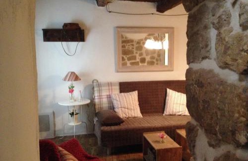 Mora de Rubielos House | Discover El Encanto de Mora: Pet-Friendly Getaway Awaits