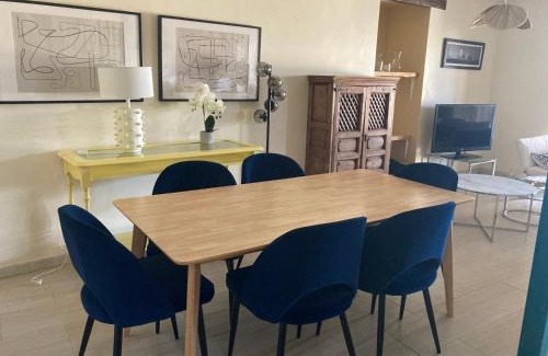 Grajal de Campos House | Discover El Encanto de un Pueblo: Pet & Family Friendly Stay