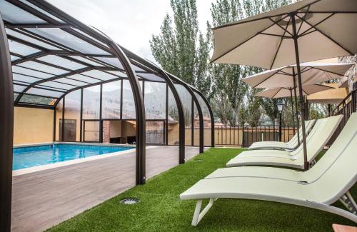 Villanueva de Avila Villa | Tranquil EL ENCANTO DEL ALBERCHE: 4-Star Oceanfront Retreat