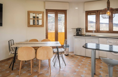 Villanueva de Avila House | El Encanto del Alberche,'Casa 2' with Mountain View, Shared Pool and Wi-Fi