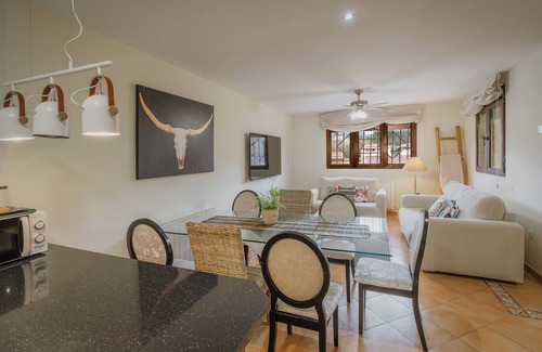 Villanueva de Avila House | El Encanto del Alberche 'Casa 3' with Mountain View, Shared Pool and Wi-Fi